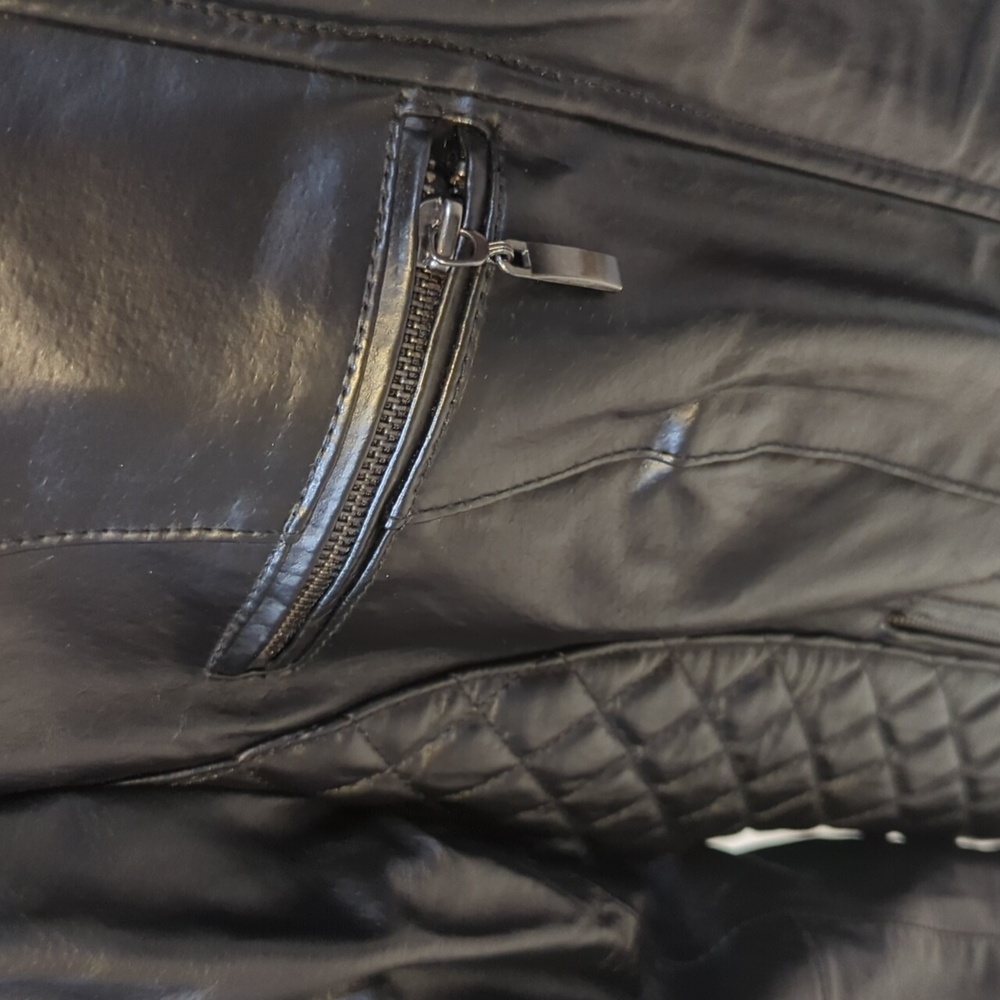 Leather jacket - Picture 2 of 14
